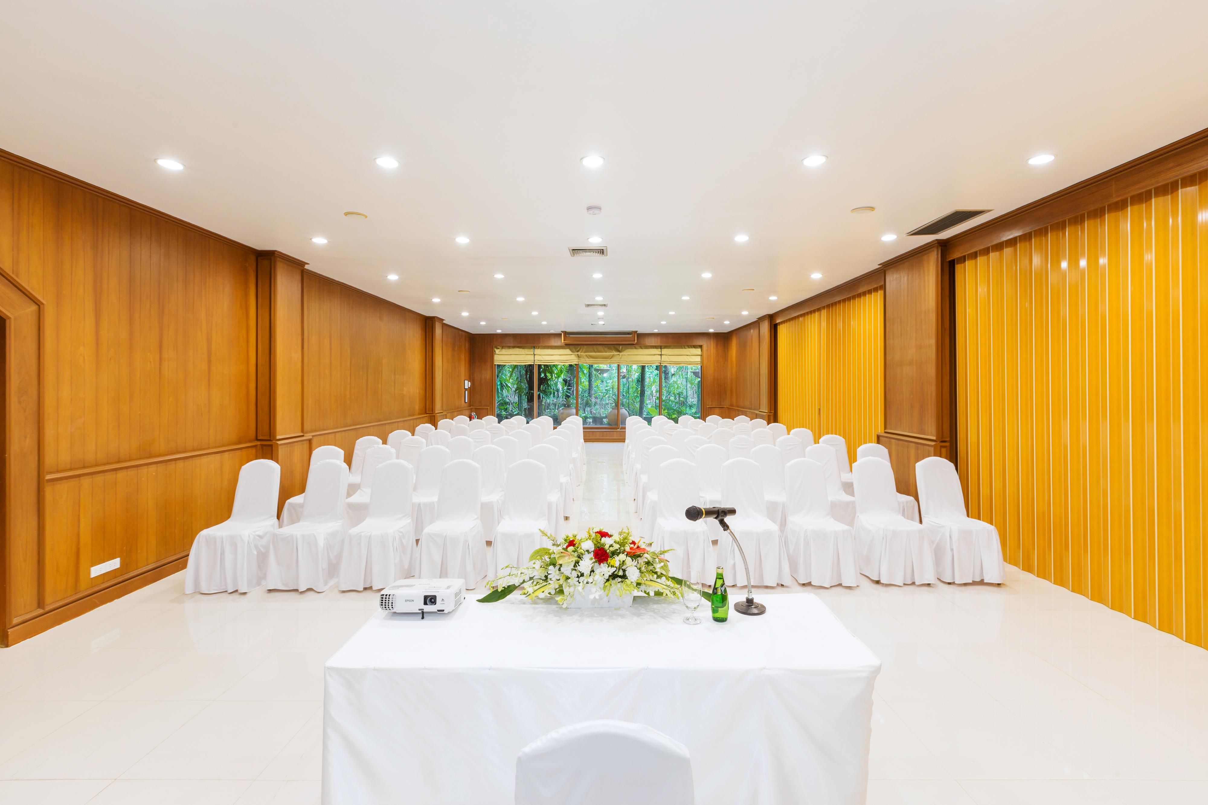 Thavorn Beach Village Resort & Spa Phuket Kamala Beach Esterno foto Meeting room at the hotel