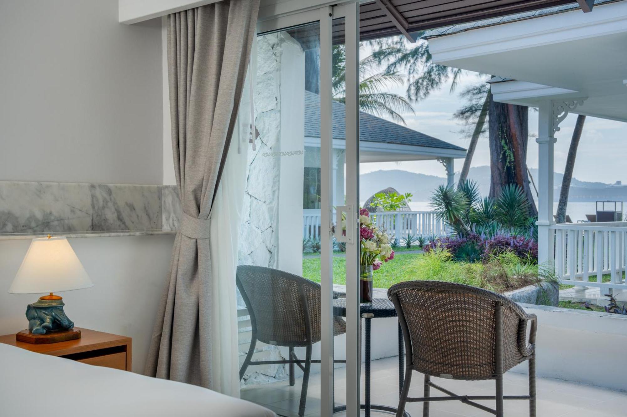 Thavorn Beach Village Resort & Spa Phuket Kamala Beach Esterno foto A view of the garden from the bedroom