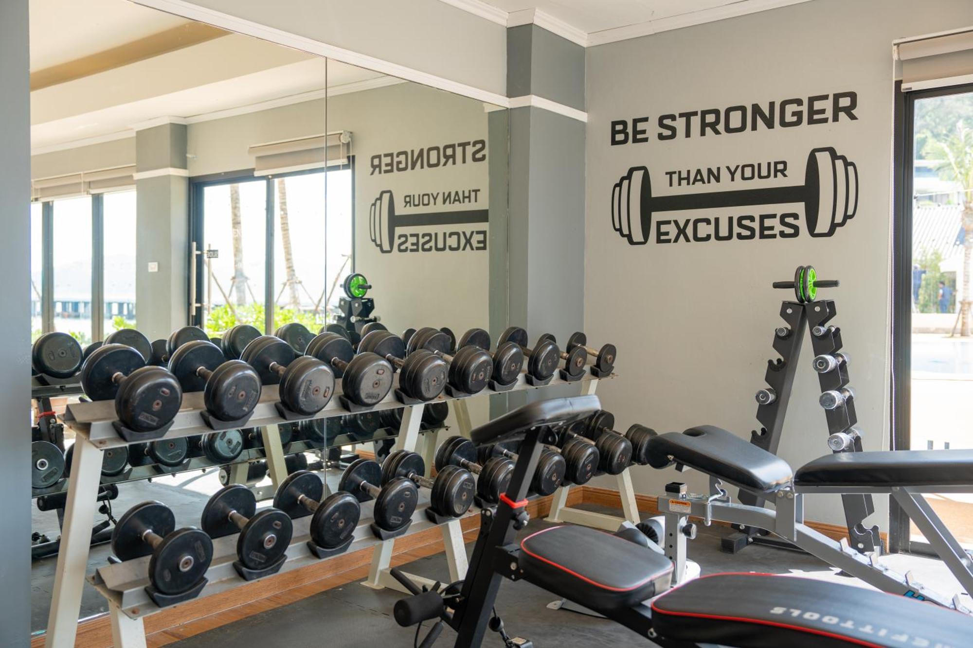 Thavorn Beach Village Resort & Spa Phuket Kamala Beach Esterno foto A gym in Bangkok, Thailand