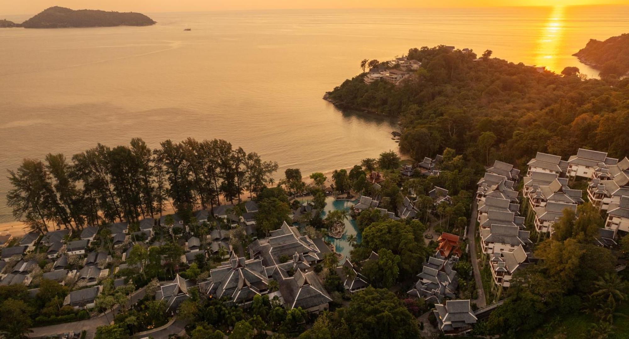 Thavorn Beach Village Resort & Spa Phuket Kamala Beach Esterno foto View of the resort